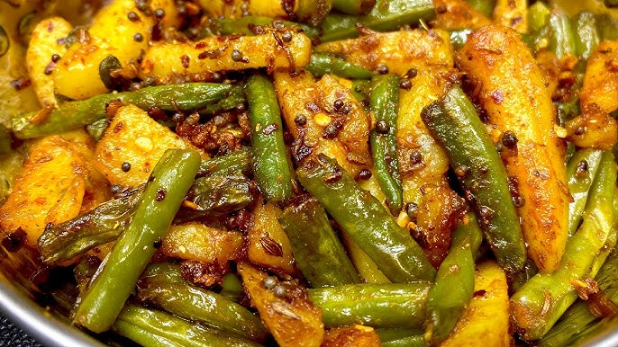 Aloo Faliyan De Sabji Green Beans Potato Recipe Life Of Punjab Punjabi Cooking