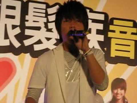 071019許仁杰-捷運關懷銀髮族音樂會-不安靜的夜(幸提供)