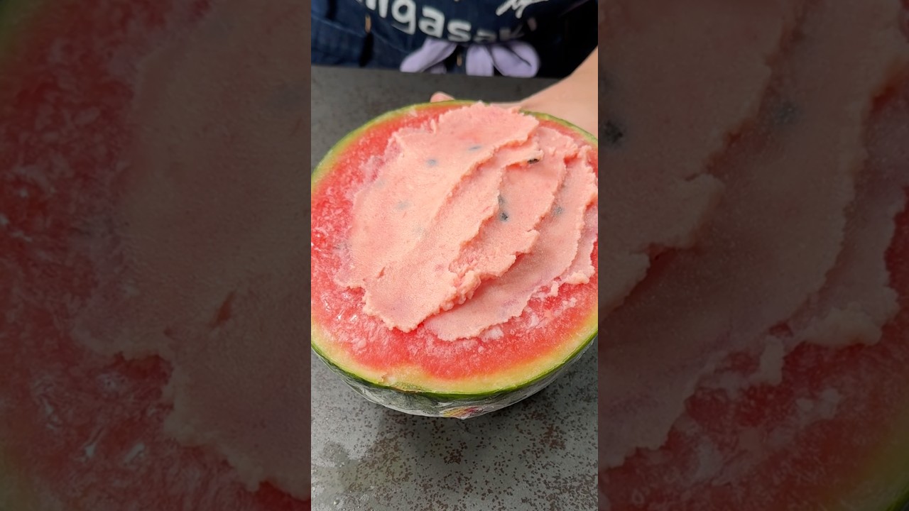 スイカ丸ごとアイスを作ってみた結果…