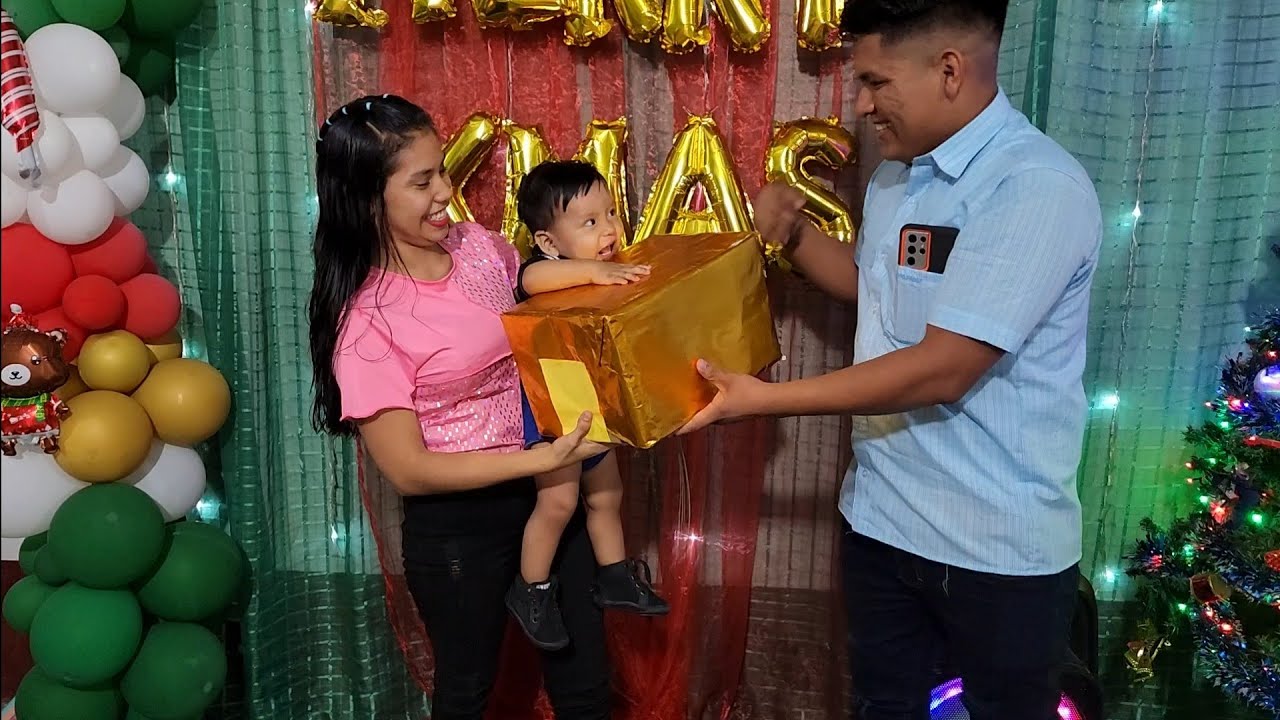 hoy EDY decidió darles REGALOS🎁 a Todos los Niños Que llegarón😱 así Reaccionó EDISITO al ver?😱😱