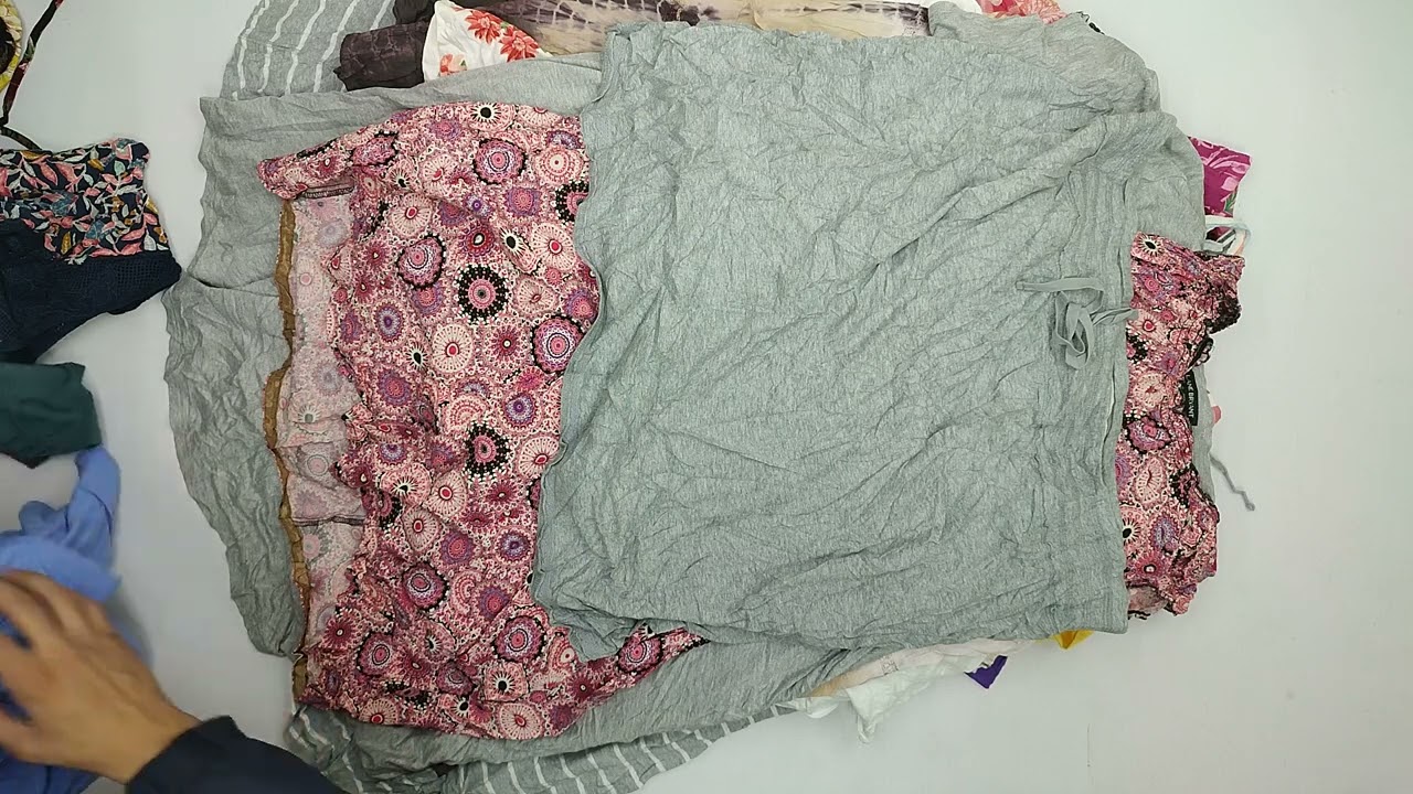 23689 Микс женский большие размеры 880 Ladies Plus Size Mix (extra) 1 пак 45.5кг 4.85€/кг 225шт