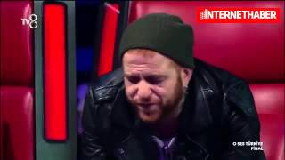 O Ses Türkiye Emre Sertkaya final 3  performans 'Saçlarını Yol Getir'