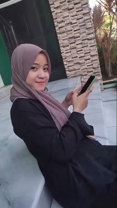 buat prank story lagi didepan masjid bareng cewe cantik