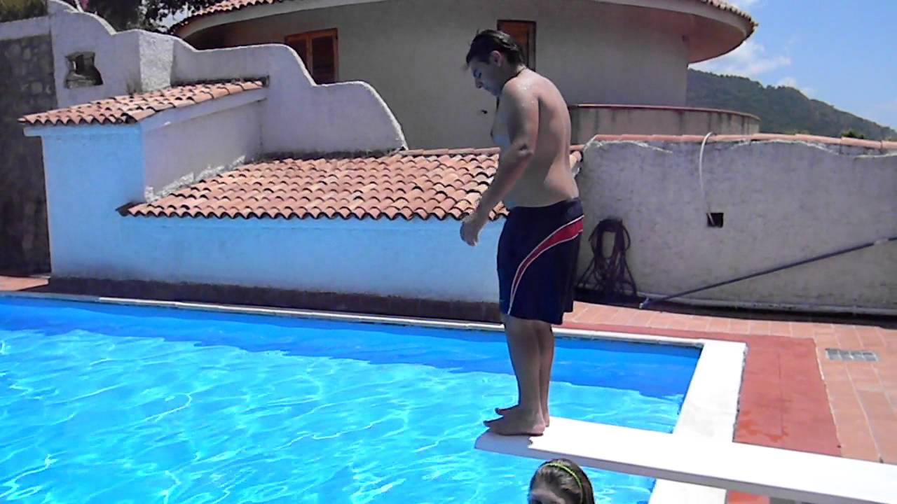 CATERINA BARATTA'S SWIMMiNG POOL