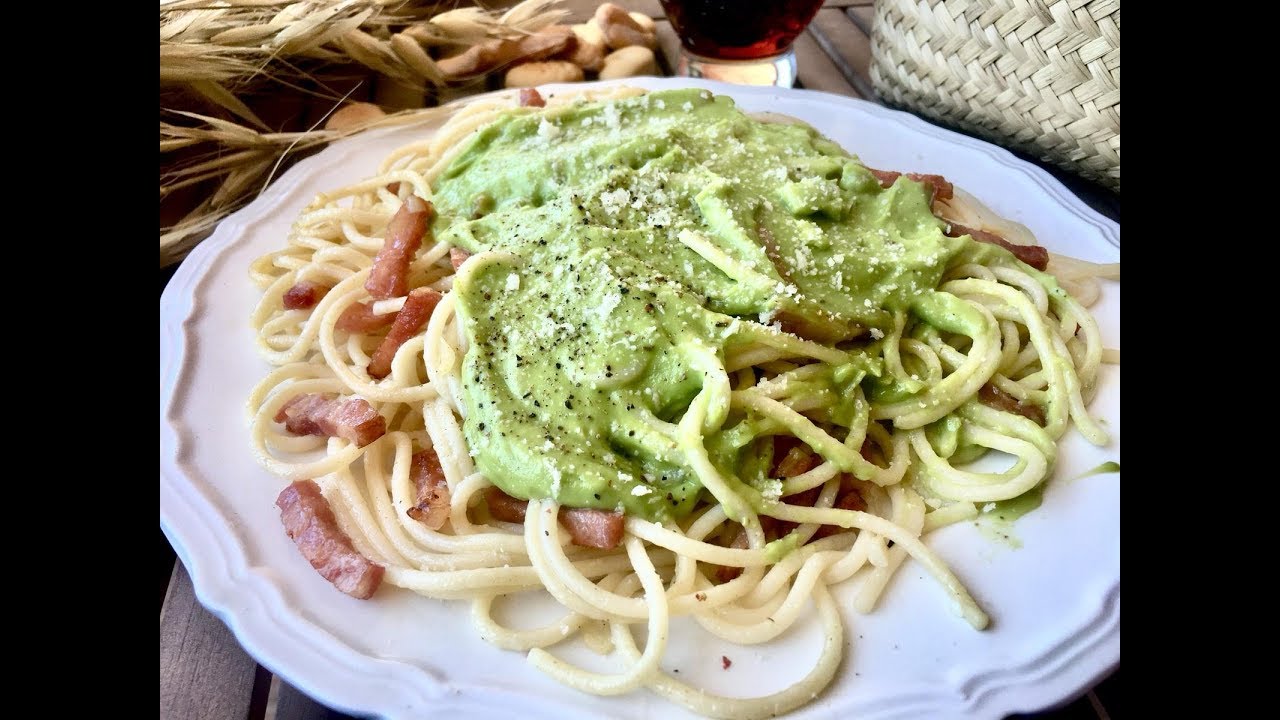 Riquísimos ESPAGUETIS a la CARBONARA con SALSA de AGUACATE