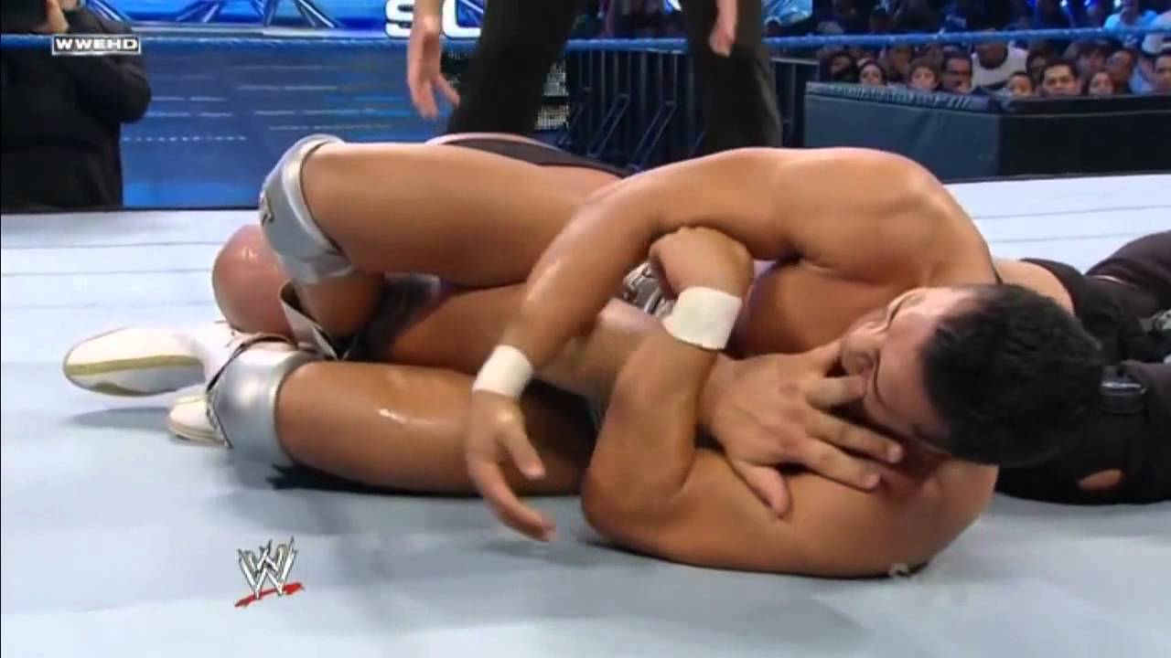 Rolling Cross Armbreaker on The Big Show