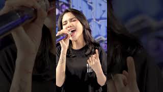Bunga Abadi  Arlida Putri