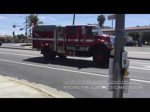 Calfire Riverside Quint Calfire E-3173 and Riverside County Fire Quint 97 responding - YouTube