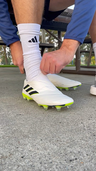 Best Laceless Boot EVER?! 😮‍💨⚽️ #soccer #football #shorts