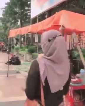 JALAN DI TROTOAR BARENG DOI | HALU STORY #shorts  #storyhalu #storyig #storywa