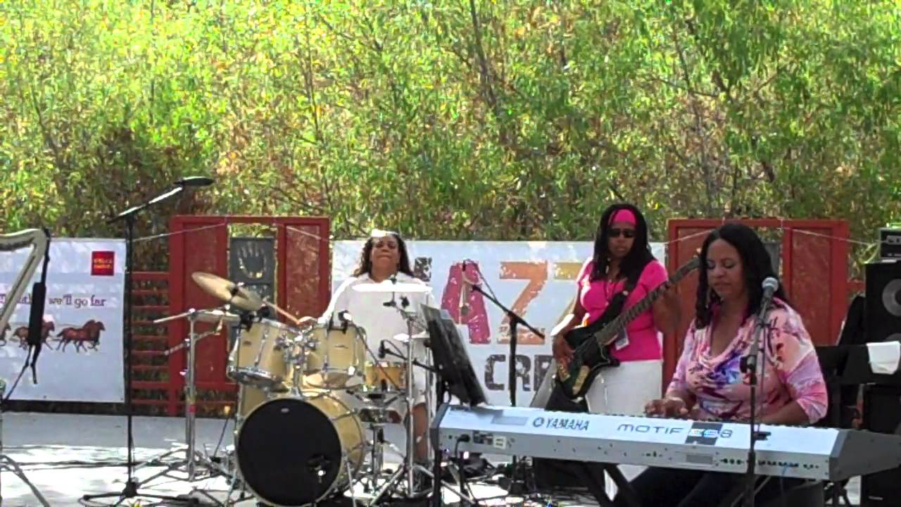Gail Jhonson and Jazz In Pink Peform Pacific Breeze Live at Jazz In The Park Gail Jhonson and Jazz In Pink Peform Pacific Breeze Live at Jazz In The Park
