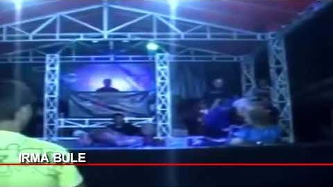 Detik Detik Irma Bule Penyanyi Dangdut Digigit Ular Cobra Saat Manggung