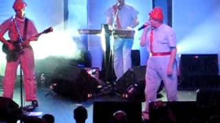 DEVO *IT&#39;S NOT RIGHT* live at the MUSIC BOX AT THE HENRY FONDA THEATER 11/4/2009