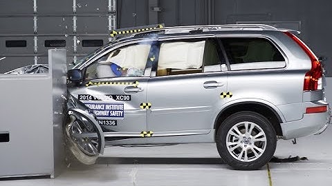 2014 Volvo XC90 driver-side small overlap crash test (extended footage)