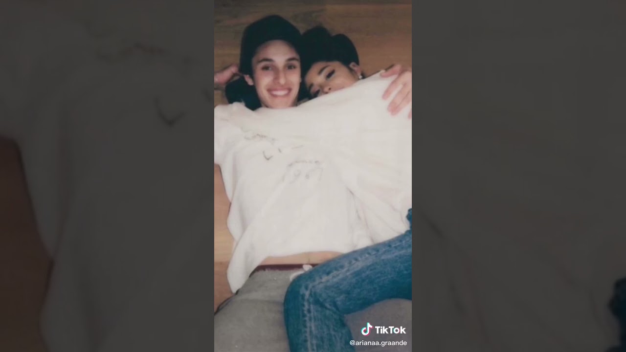 Ariana grande engagement ring 💍