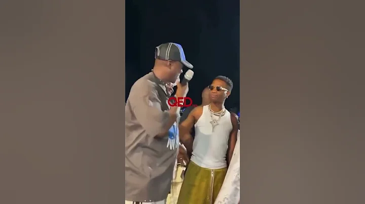 Wizkid showers K1 De Ultimate foreign currency at his All White Feast 4.0 in Lekki