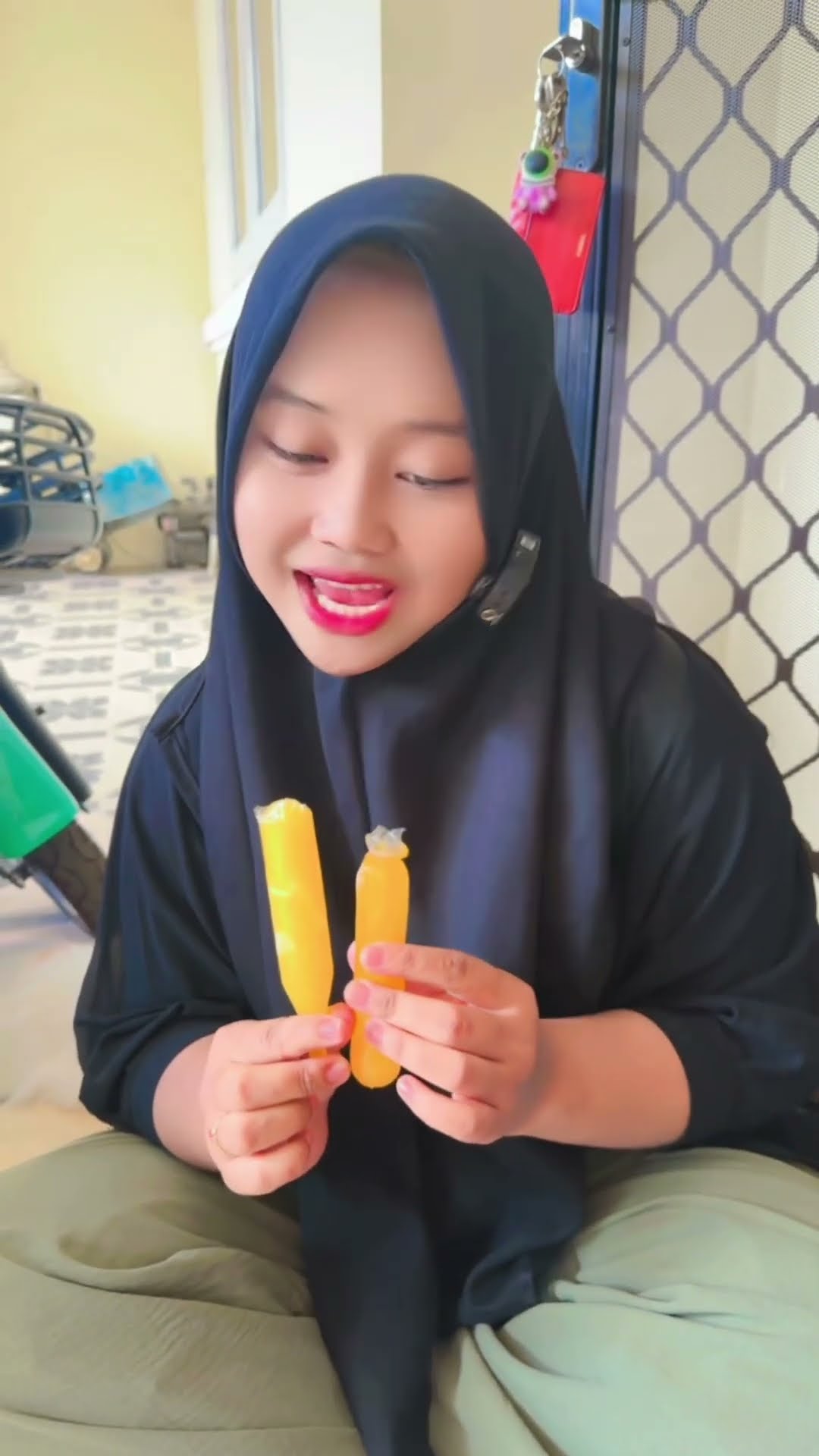 RAYA NAKAL KE AINUN ?