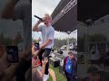 Koncert B.R.O wpuszcza na scenę młodego fana i śpiewa z nim nowy Rozdział