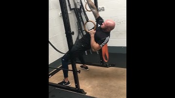 Client Steven performing one arm inverted row variation