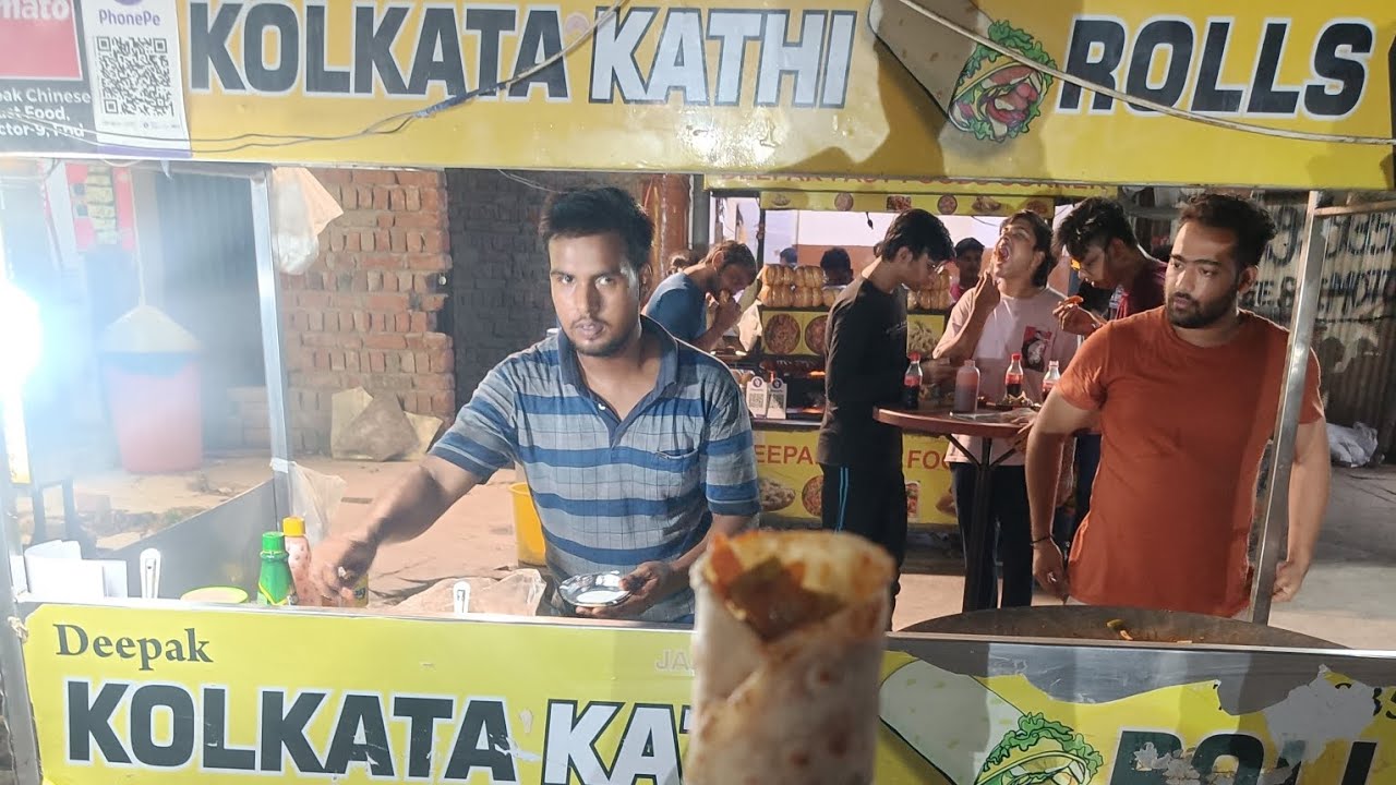 Tadkedar Roll 🎁😆 चिल्ली-पनीर रोल 