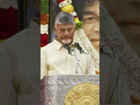 ఎప్పుడూ సేవ చేస్తూనే ఉండాలి, ఎవ్వరినీ నొప్పించకూడదు అనేది శ్రీ సత్యసాయి బాబా సిద్ధాంతం | Sai Baba