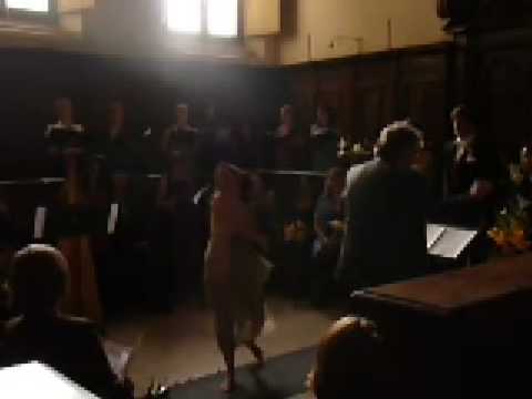 Julia Pond dances "Vieni Imineum"