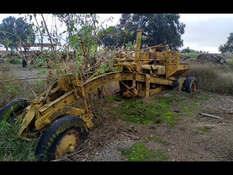 W A Riddell Co. Grader - YouTube