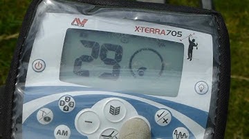 Metal detecting and setting up the Minelab XTerra 705
