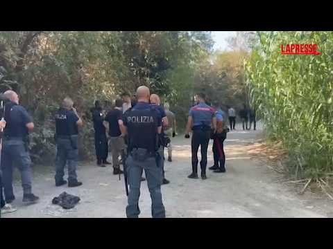 Video Uomo trovato morto nel parco Montagna a Roma: sul corpo diverse ferite da arma da taglio