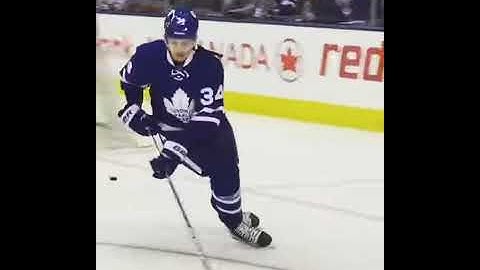 Auston Matthews fancy stick work before first Montreal game