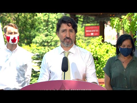 Trudeau calls out grocery stores for cancelling COVID-19 pandemic pay for front-line workers