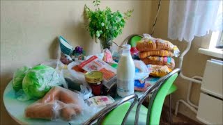 Закупили продуктов по списку. Приготовила рыбу в духовке, окрошку. Испекла любимый пирог мужа.