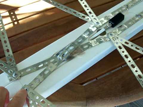 Rugged version of HDTV coat hanger antenna 