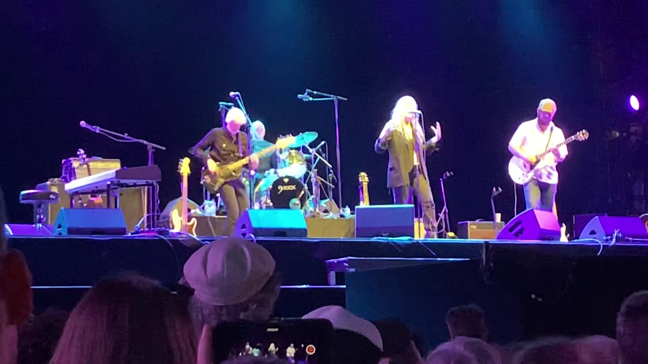 Patti Smith beds are burning YouTube