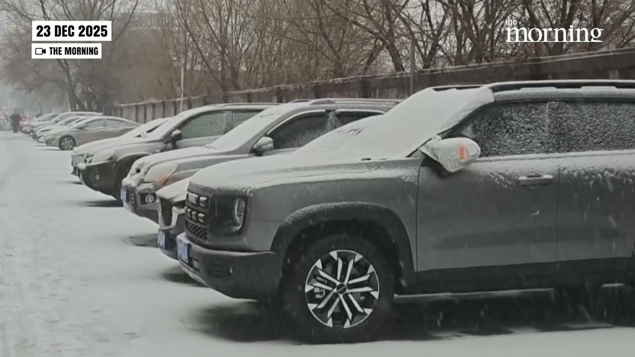 Heavy snow sweeps northern China | The Morning