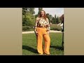 Model Annika Schmidt präsentiert die neuesten "Herbst-Trends"