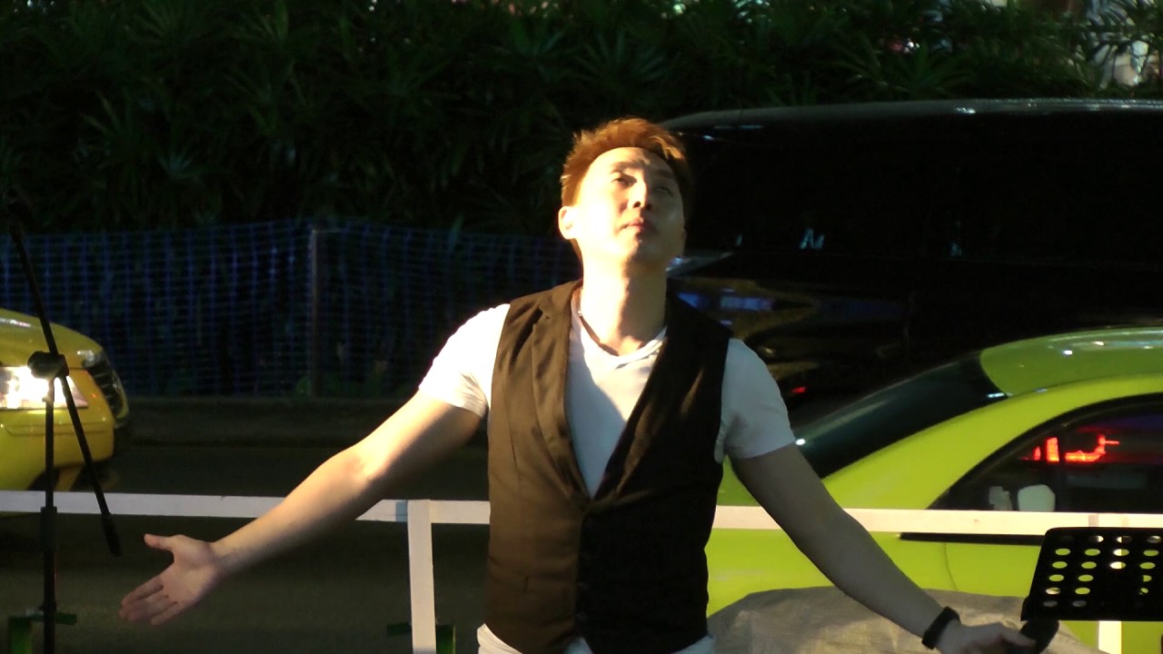 Matthew Quek sings for Celebrate Christmas In Singapore 2016, 23 Dec(Wisma Stage)