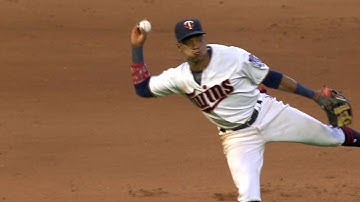 SEA@MIN: Polanco gets Haniger with a barehanded stop