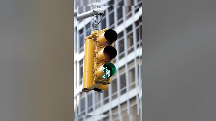 Connected vs Autonomous Vehicle