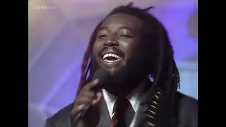 Freddie McGregor - Just Don't Want To Be Lonely ( Top of the Pops 1987)