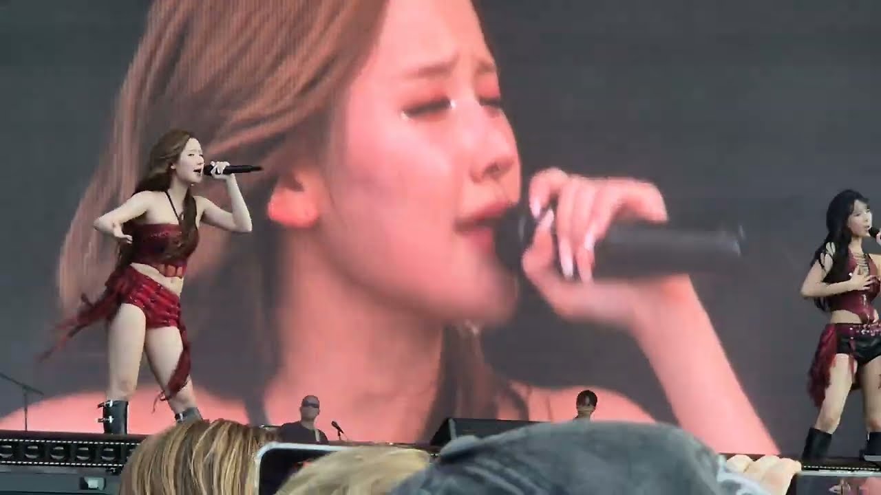 KISS OF LIFE - No One But Us [Sziget Festival FANCAM 20250806]