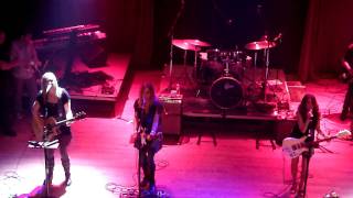 WALK LIKE AN EGYPCIAN, THE BANGLES, HOUSE OF BLUES, SAN DIEGO, 11-10-2011