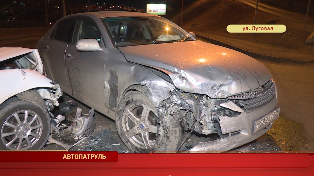 Автомобиль сломался в дороге Автомобиль сломался в дороге