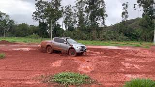 Fazendo farra de l200 triton sport 2020 no barro… baguncinha