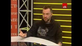 Олексій Арестович, військовий експерт, психолог у програмі Прямим текстом