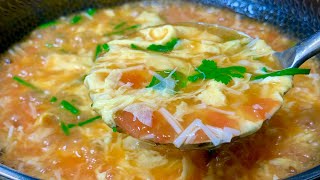 Tomato and egg soup, remember not to pour the eggs directly, let me teach you a trick, the egg drop
