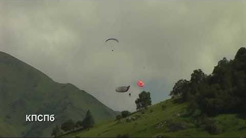 paraglider collapse and reserve throw just in time