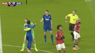Shocking Idrissa Gueye Slaps Michael Keane In Manchester United Match Must-Watch Incident