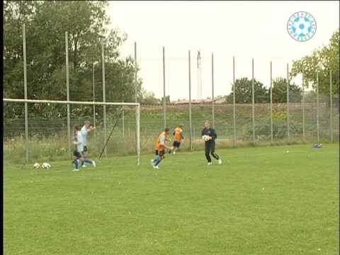 Video: 5 Hämmastavat Fotot: Jalgpallurite Naised Enne Ja Pärast ümberkujundusi