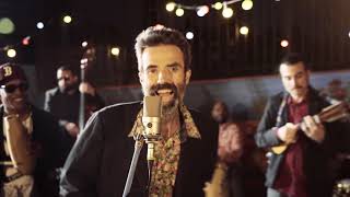 Video thumbnail of "Jarabe de Palo - Eso que tú me das (Videoclip Oficial)"